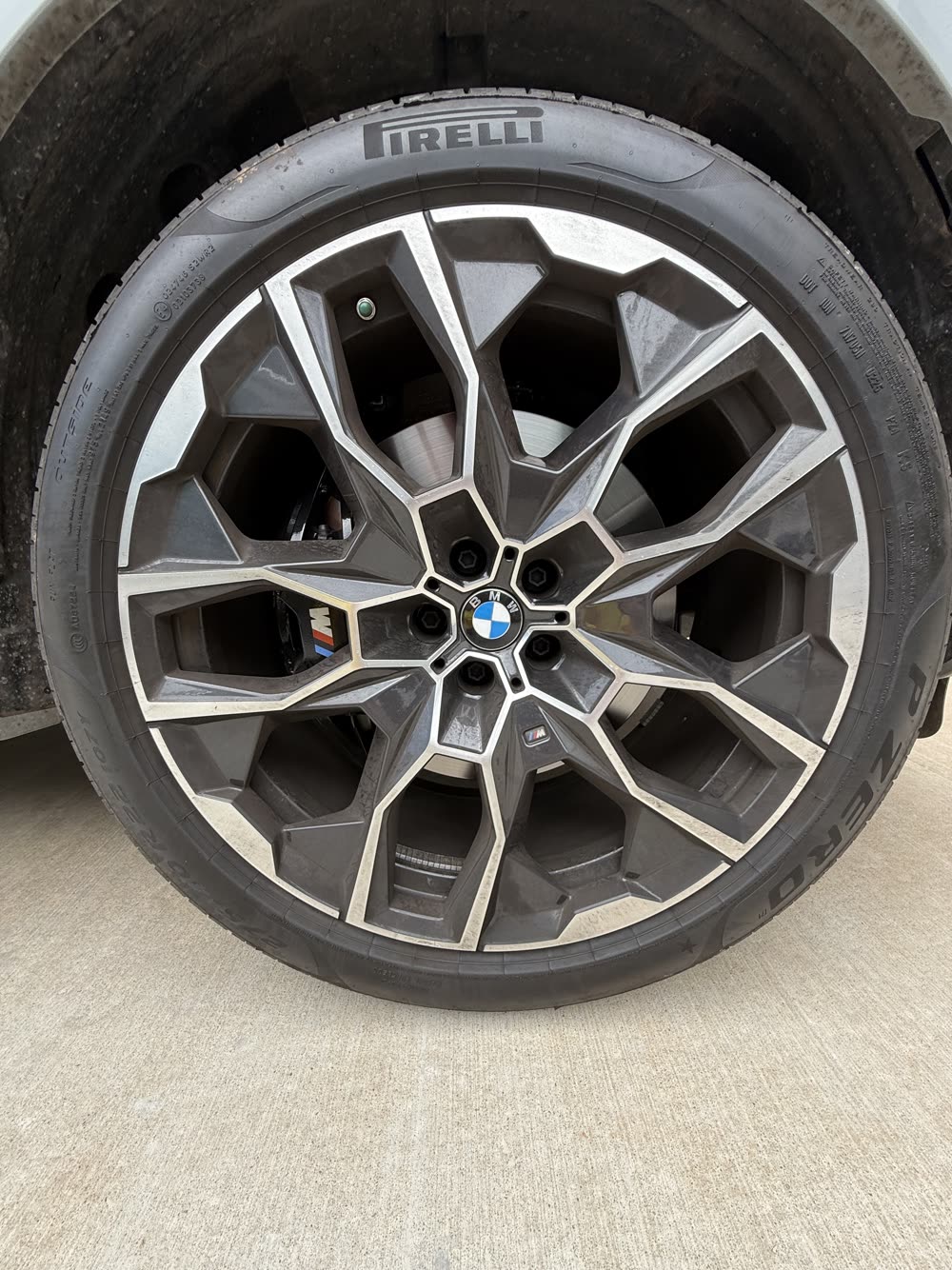 BMW X7 M wheel and caliper macro after wheel detailing in Edmond OK
